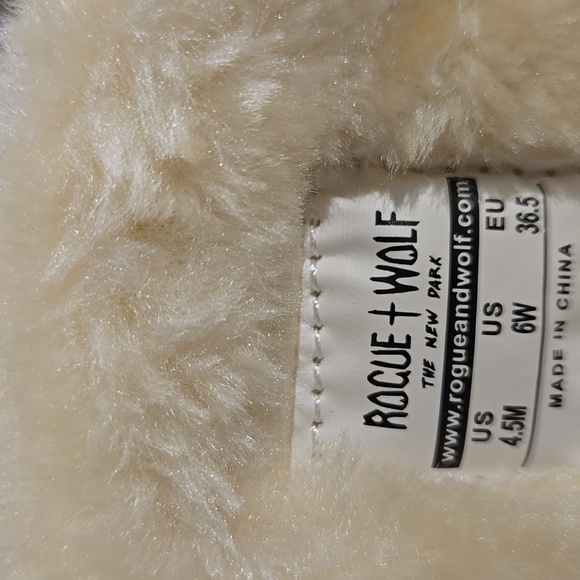 Rogue and Wolf winter Spirit bear boots - Picture 6 of 7